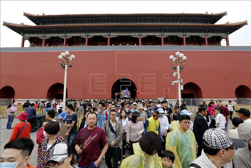 You are currently viewing China restaurează poarta Oraşului Interzis