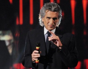 Read more about the article TOTO CUTUGNO ofera un martisor romancelor de ziua lor